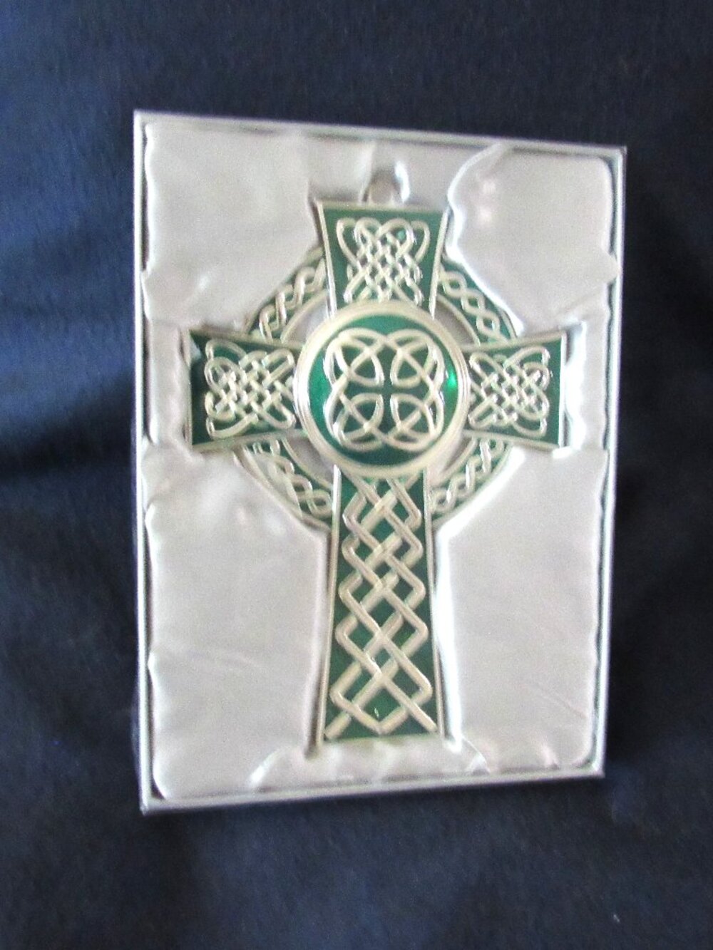 Celtic Cross Wall Hanger.  by CC Roman.  7.5 x 5.5.